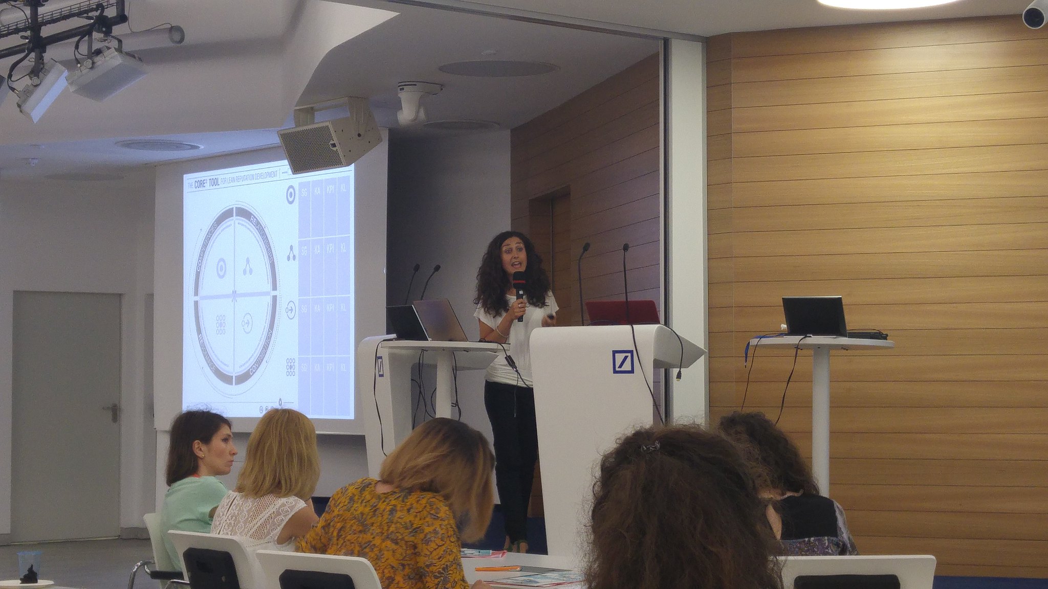 36218296491_b7ae566e2e_k